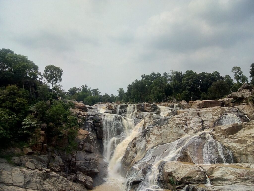 water falling from kanchi river